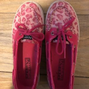 Pink cheetah sperrys